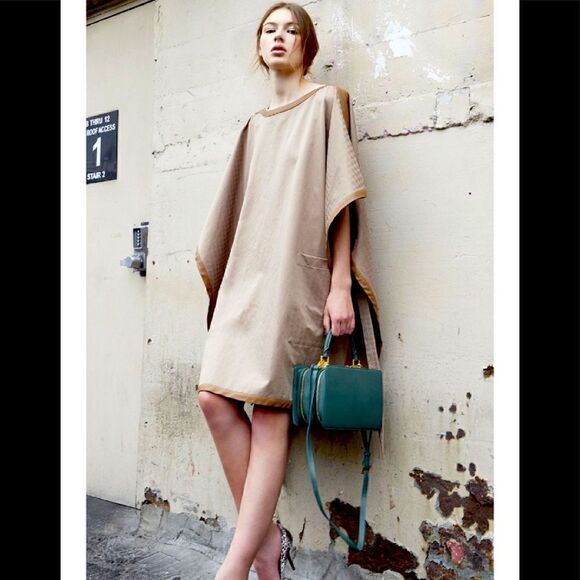 MUSEE WOMENS BROWN BOX CUT PONCHO M-L NWT$345 - Picture 1 of 7